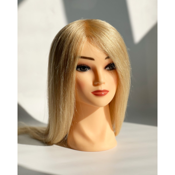Манекен-голова Rstyle навчальний блонд 40 см Манекен-голова Rstyle навчальний блонд 40 см